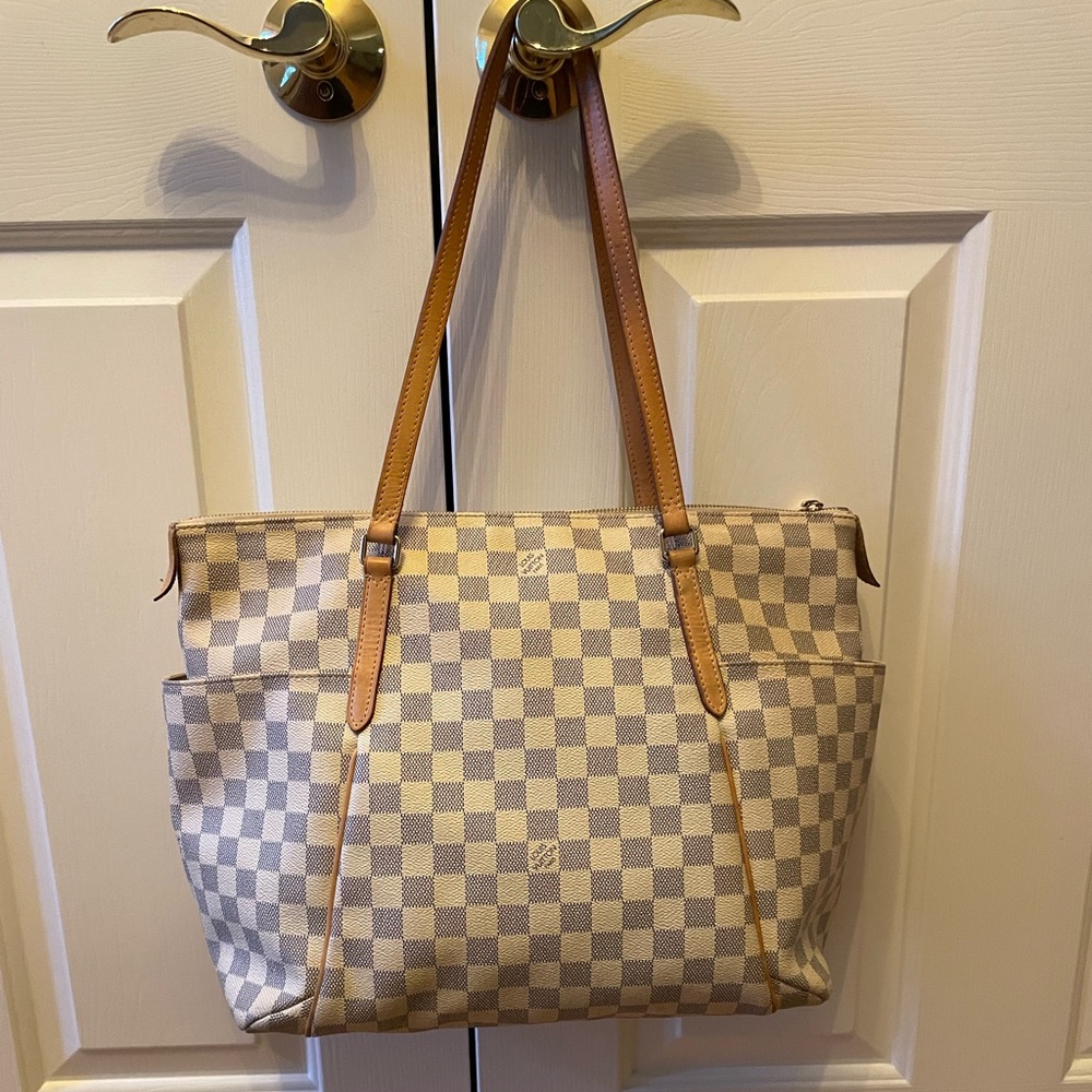 TOTALLY MM Louis Vuitton